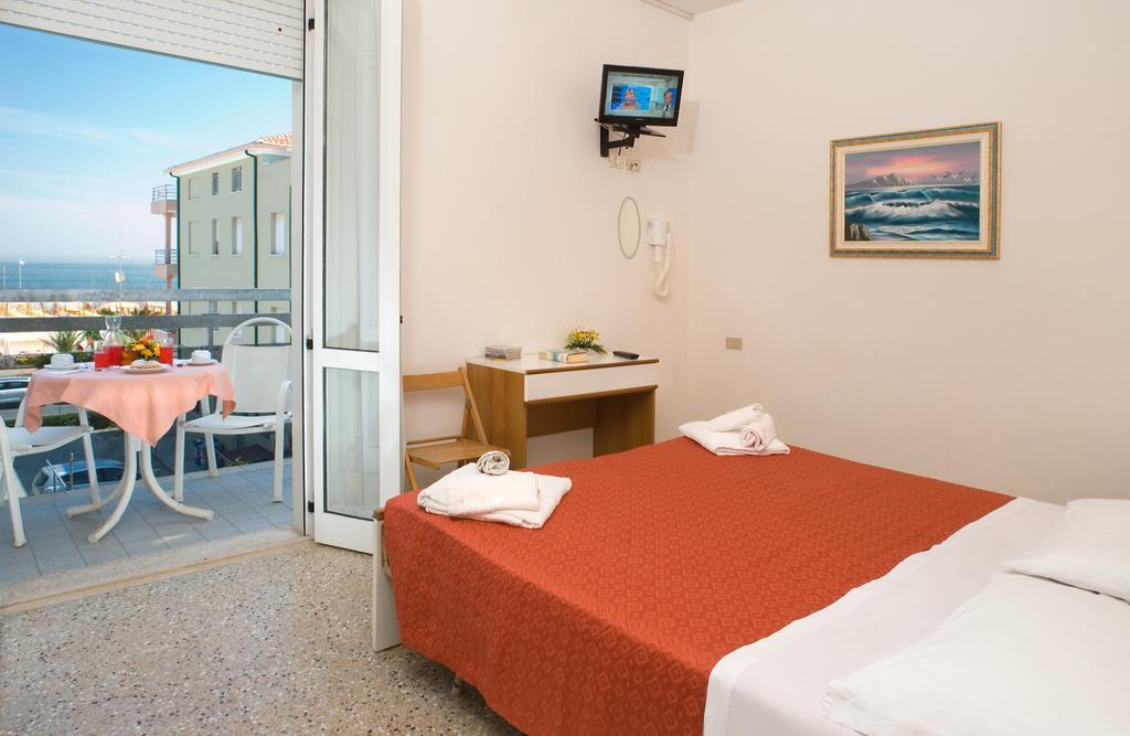 Hotel Ciondolo D'Oro Rimini Phòng bức ảnh