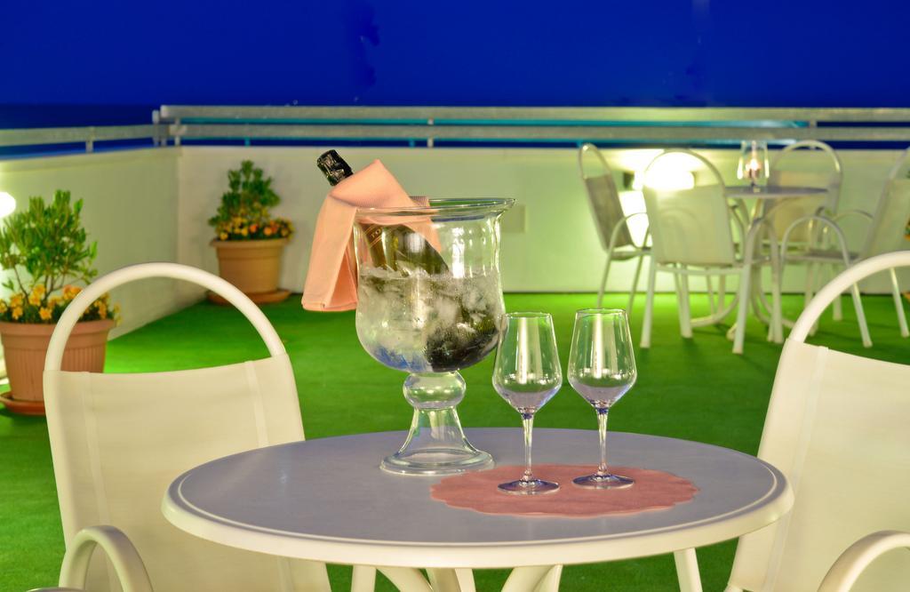 Hotel Ciondolo D'Oro Rimini Ngoại thất bức ảnh
